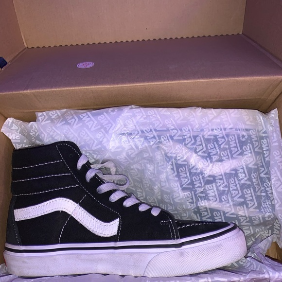 Vans - Picture 3 of 4